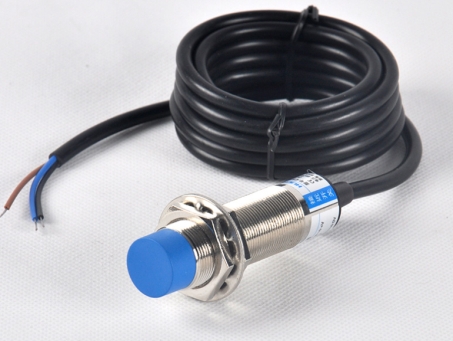 Индуктивный датчик LJ18A3-8-Z/BX NPN (DC 6-36В, 8 мм, 300 мА)