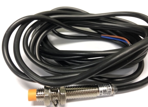 Индуктивный датчик M8 LJ8A3-2-Z NPN (2 мм, 3 м)