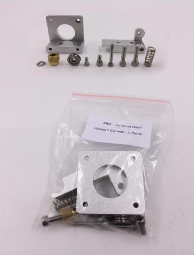 Механическая подача пластика  MK8 правая сторона